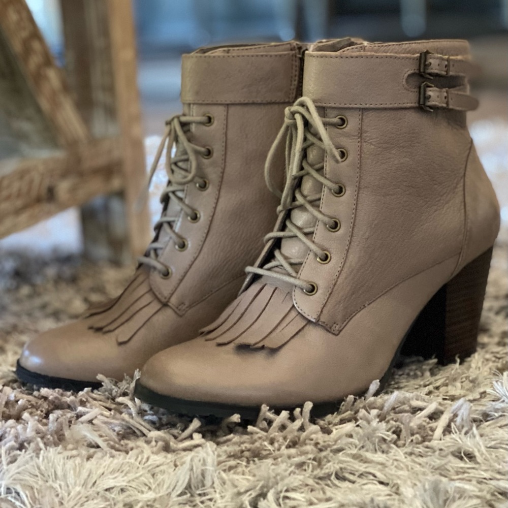🔥2x HOST PICK🔥 NWOT Bella Vita Leather Ankle Boots